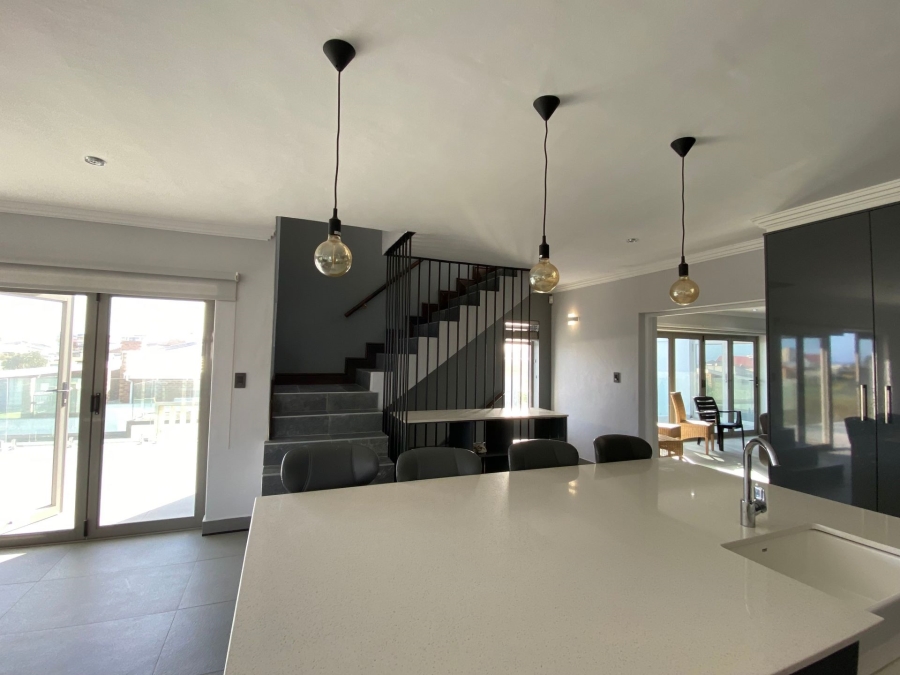 7 Bedroom Property for Sale in Perlemoenbaai Western Cape